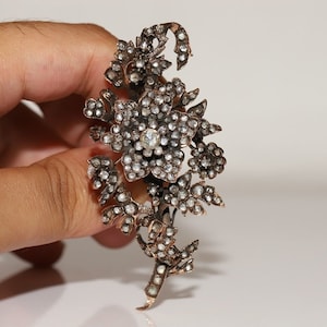 Vintage Circa 1960s 8k  Gold Natural Rose Cut Diamond Flowers Brooch
