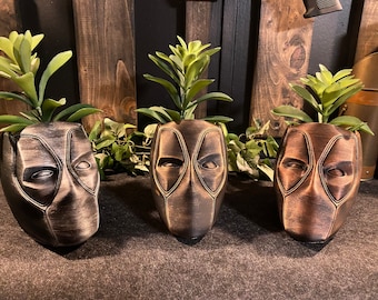 Maceta de flores pintada a mano de estilo vintage con forma de taza de lápiz