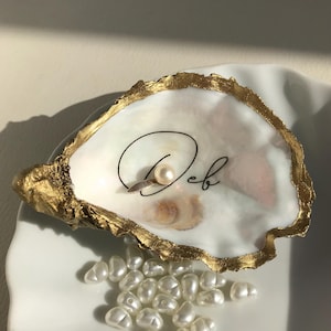Portafedi personalizzato, portafedi in madreperla, portaoggetti in conchiglia di ostrica bianca e dorata con foglia d'oro, bomboniera