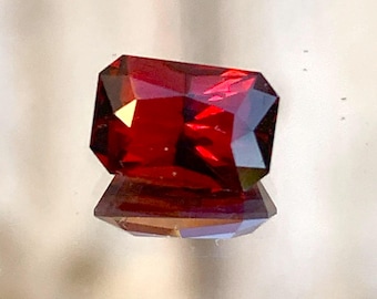 Grenat Rouge-Orange De Tanzanie – 3,12 Carats – Pierre Fine Rare ★★ P320.135T