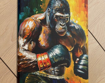 Könnte beinhalten: Ein rechteckiger Leinwanddruck mit einem muskulösen Gorilla, der schwarze Boxhandschuhe mit roten Akzenten an den Handgelenken trägt. Der Gorilla ist in einer dynamischen Pose vor einem abstrakten Hintergrund in Orange-, Gelb- und dunklen Tönen dargestellt.