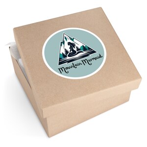 Berg Meerjungfrau Aufkleber - Niedlicher Innen-/Außen-Grafikaufkleber für Autos, Laptops und Wasserflaschen, einzigartiges Geschenk für Meerjungfrau-Liebhaber