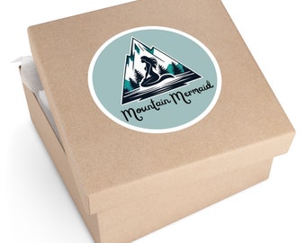 Pegatina de sirena de montaña: vinilo resistente para portátil, coche y botella de agua.