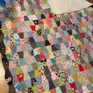 Handmade Quilt Cotton Patchwork, 77"x 63" Vintage Colorful Patchwork Scalloped Blanket - Full to Queen or Throw