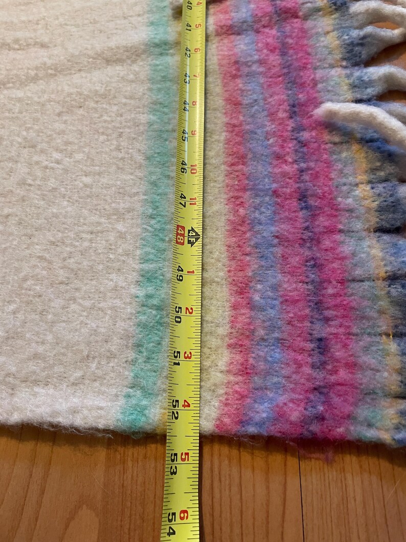 Free People, Like New Pre-Owned SUPER SOFT Colorful Fringe Throw Snuggle Wrap Blanket. Pre-owned, but like new excellent condition. afbeelding 15
