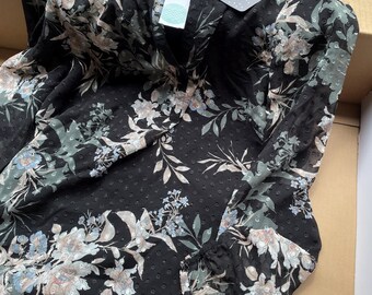 Daniel Rainn Black & Floral Sheer Ezperanza Ruffled Neck Detail Blouse - SIZE S. Great Back-To-School Top!