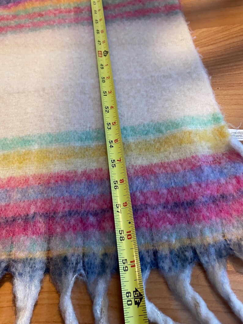 Free People, Like New Pre-Owned SUPER SOFT Colorful Fringe Throw Snuggle Wrap Blanket. Pre-owned, but like new excellent condition. afbeelding 16