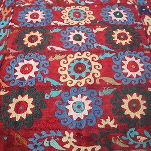 Red Suzani Kilim Rug 5x5 Hand Embroidery Bedspread Suzani, Wall Hanging, Home Decor, suzani embroidery, Suzani table cover, Suzani bedcover image 6