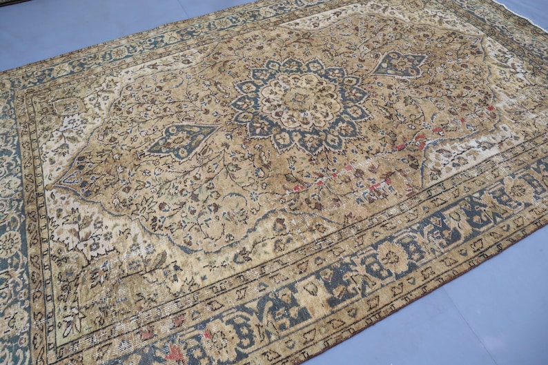 Alfombra beige de 1,93 m x 2,93 m, hecha a mano, de lana pura con diseño de cachemira. Hogar y vida. Alfombra única. Color neutro. Diseño Serapi. imagen 9