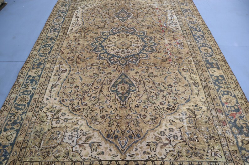Alfombra beige de 1,93 m x 2,93 m, hecha a mano, de lana pura con diseño de cachemira. Hogar y vida. Alfombra única. Color neutro. Diseño Serapi. imagen 3