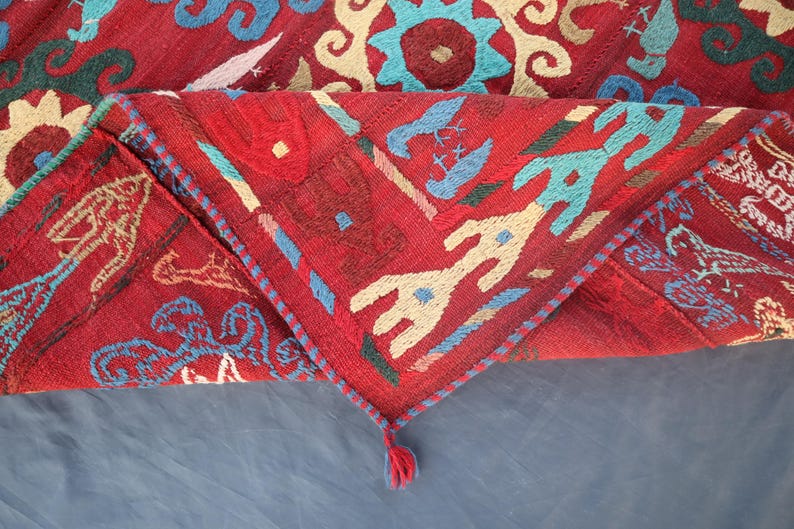 Red Suzani Kilim Rug 5x5 Hand Embroidery Bedspread Suzani, Wall Hanging, Home Decor, suzani embroidery, Suzani table cover, Suzani bedcover image 12