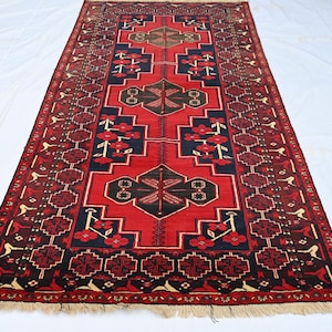 Alfombra afgana Baluchi roja y negra de 137 x 274 cm, alfombra tribal hecha a mano de lana suave, alfombra de lana teñida con tintes naturales, alfombra geométrica antigua, alfombra oriental.