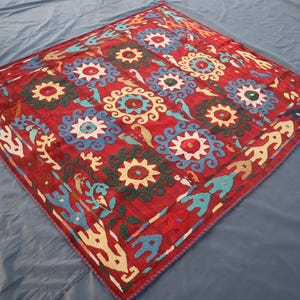 Red Suzani Kilim Rug 5x5 Hand Embroidery Bedspread Suzani, Wall Hanging, Home Decor, suzani embroidery, Suzani table cover, Suzani bedcover image 10