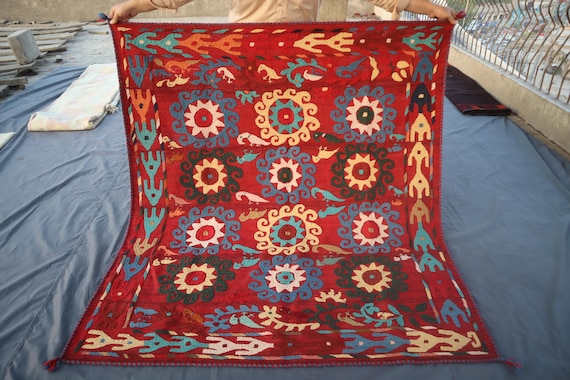 Red Suzani Kilim Rug 5x5 Hand Embroidery Bedspread Suzani, Wall Hanging, Home Decor, suzani embroidery, Suzani table cover, Suzani bedcover