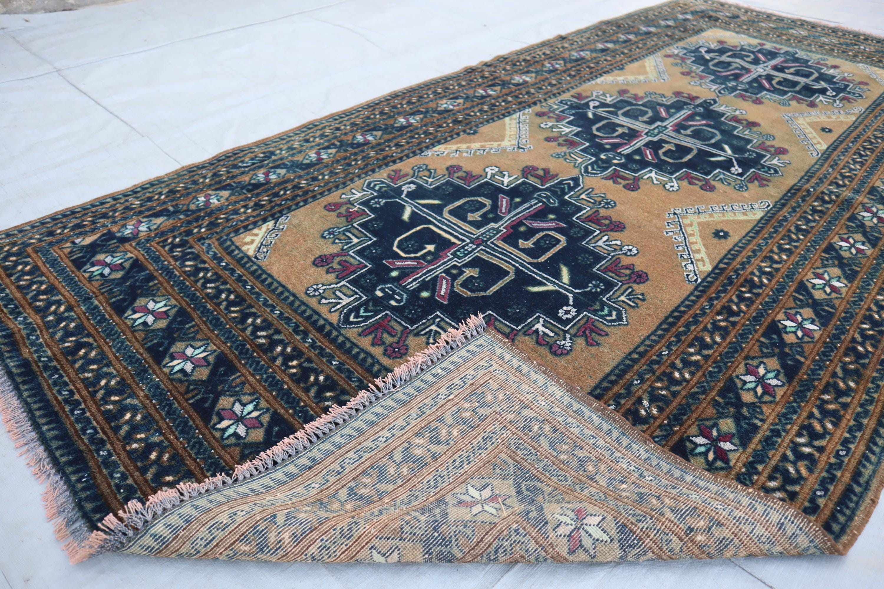 テラコッタランナーラグ 4'5x9'3フィート、アフガニスタン製