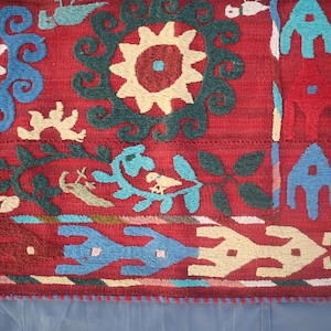 Red Suzani Kilim Rug 5x5 Hand Embroidery Bedspread Suzani, Wall Hanging, Home Decor, suzani embroidery, Suzani table cover, Suzani bedcover image 7