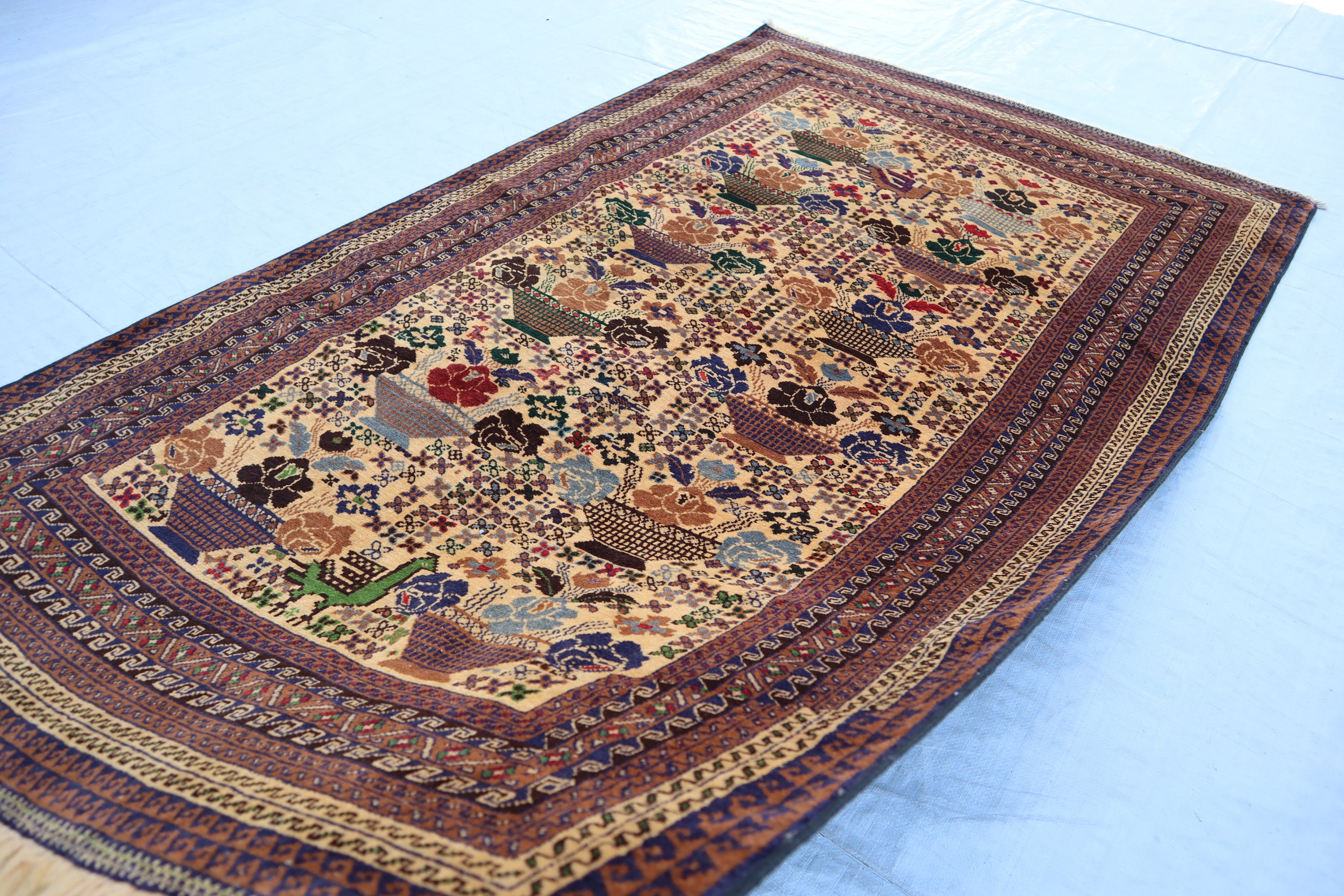 Vintage Pictorial Rug 4'0x6'10 Ft Afghan Beige Baluchi Carpet