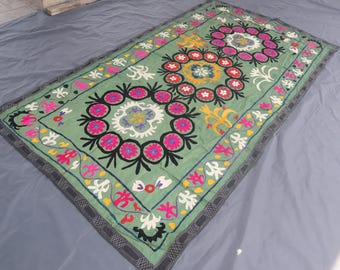 Suzani Runner 4&#39;1x7&#39;6 ft Red Blue Suzani Kilim Rug, Uzbek Hand Embroidered Suzani Bedspread, Dining Table Cover, Wall Decor Art Entryway Rug