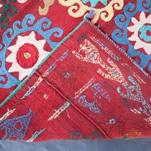 Red Suzani Kilim Rug 5x5 Hand Embroidery Bedspread Suzani, Wall Hanging, Home Decor, suzani embroidery, Suzani table cover, Suzani bedcover image 11