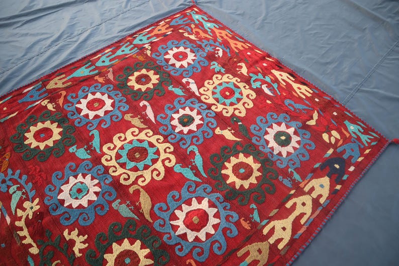 Red Suzani Kilim Rug 5x5 Hand Embroidery Bedspread Suzani, Wall Hanging, Home Decor, suzani embroidery, Suzani table cover, Suzani bedcover image 4