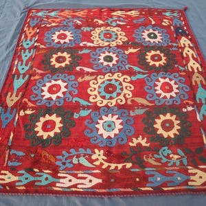 Red Suzani Kilim Rug 5x5 Hand Embroidery Bedspread Suzani, Wall Hanging, Home Decor, suzani embroidery, Suzani table cover, Suzani bedcover image 2