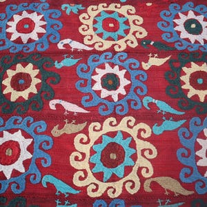 Red Suzani Kilim Rug 5x5 Hand Embroidery Bedspread Suzani, Wall Hanging, Home Decor, suzani embroidery, Suzani table cover, Suzani bedcover image 8