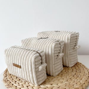 Kosmetiktasche Cord wählbar in drei Größen, beige Blumenmuster, Oster Geschenkidee für Sie
