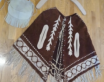 Poncho cape et sac vintage rares en daim des années 1970, à nouer sur le devant et à franges