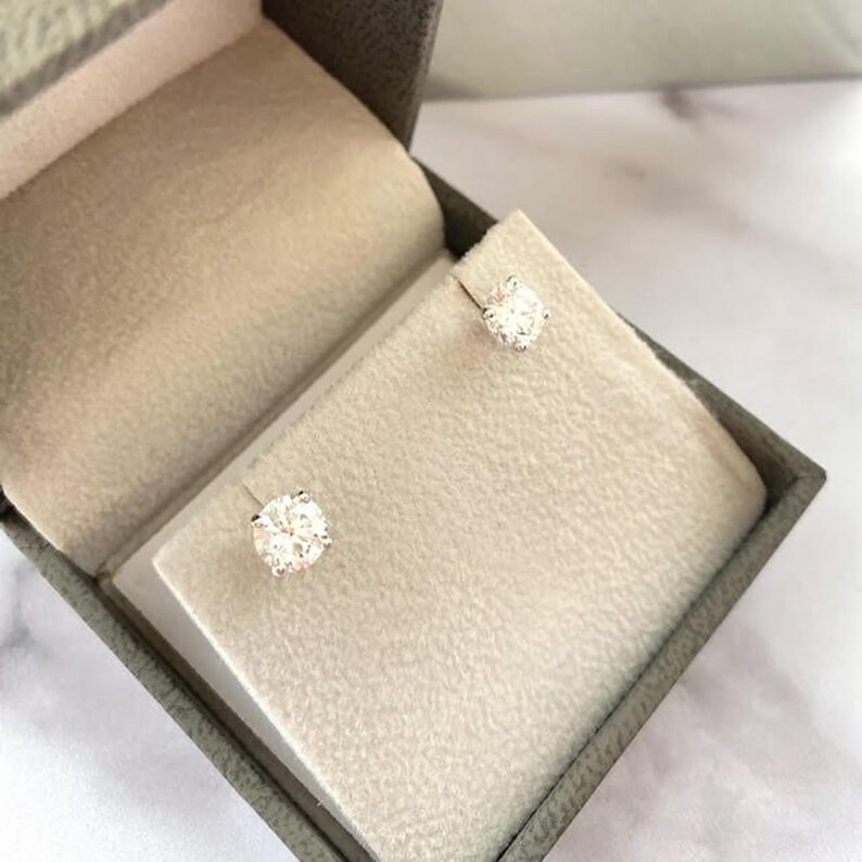 1,60 ct rundslipade diamantörhängen | Naturliga HPHT jordutvunna vita diamanter | 925 sterlingsilver med 14K vitguldplätering | bild 2