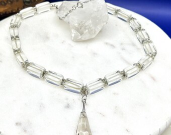 Collar reciclado con colgante de gota de vidrio con forma de cubo de vidrio rectangular transparente vintage con separadores de diamantes de imitación plateados
