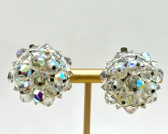 Pendientes vintage de mediados de siglo con cristales facetados redondos de cristal AB transparente, 1"