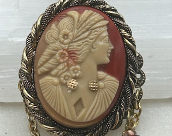 Vintage Cameo Glass and Resin Gold Frame Chain swag Necklace