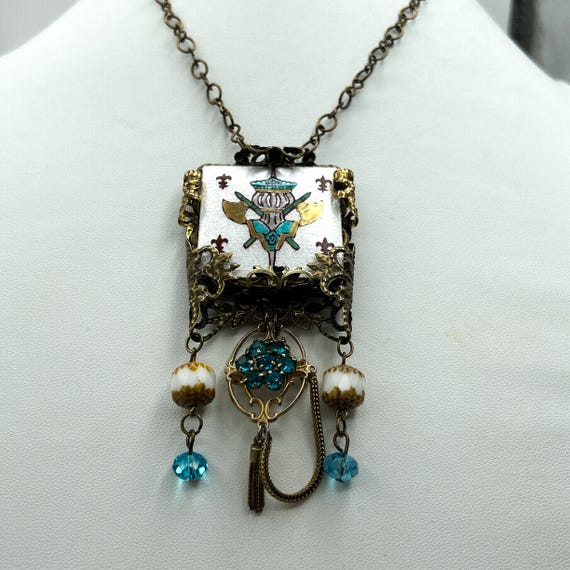 美品‼️ギョーシェ ペンダント ヴィンテージ フランス紋章ネックレス：ターコイズ ギョーシェ