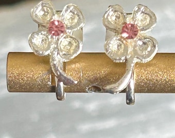 Pendientes de clip de plata con trébol de cuatro hojas, tono plateado y diamantes de imitación rosas, estilo vintage, 1/2 pulgada.