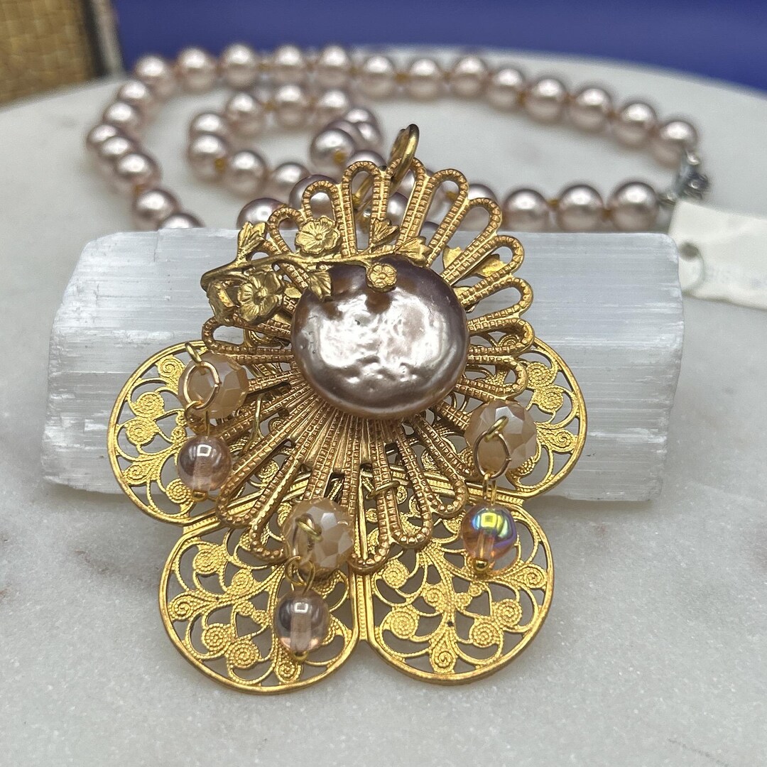 Vintage Necklace With Glass Beads and Miriam Haskell Findings - Etsy