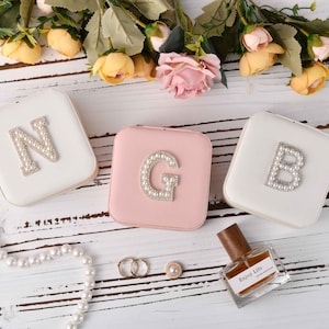 Gepersonaliseerde compacte stijlvolle sieradendoos - Kleine en stijlvolle leren sieradendoos, perfecte cadeaus voor reisorganisatie voor bruidsmeisjes