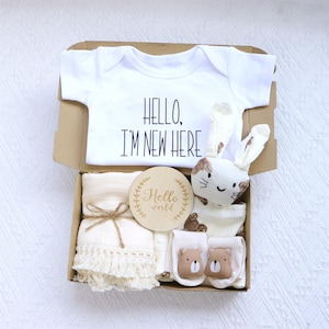 New Baby Gift Set, New Baby boy gift, New Baby Girl Gift,  Newborn gift box, Baby Shower Gift, Hello I'm New Here, Gender Neutral Basket