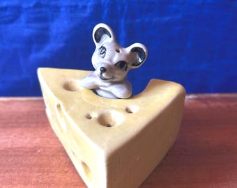 Vintage 1950s Ceramic Arts Studio Proud Mouse Cheese Salt Pepper Shakers