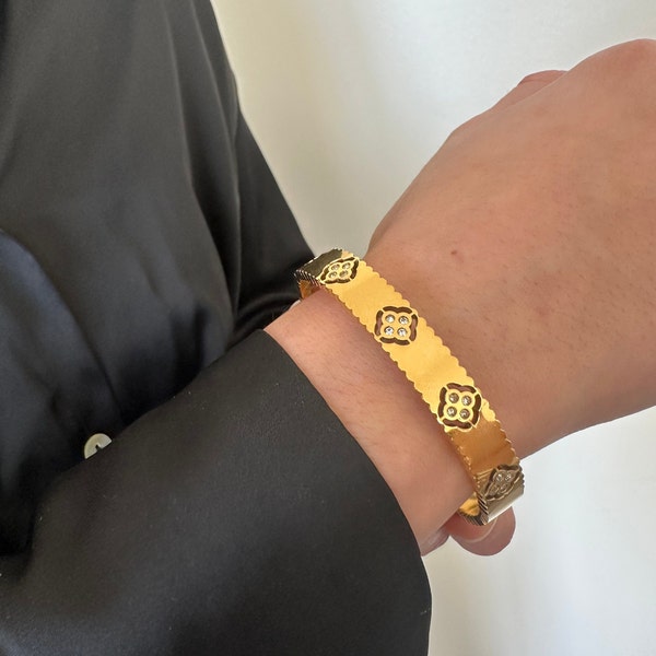 Clover Bangle | Clover Bracelet | 18k Gold Plated Bangle | Gift for Her | Minimalist Bangle | Van Cleef Bracelet | Minimalist Jewelry