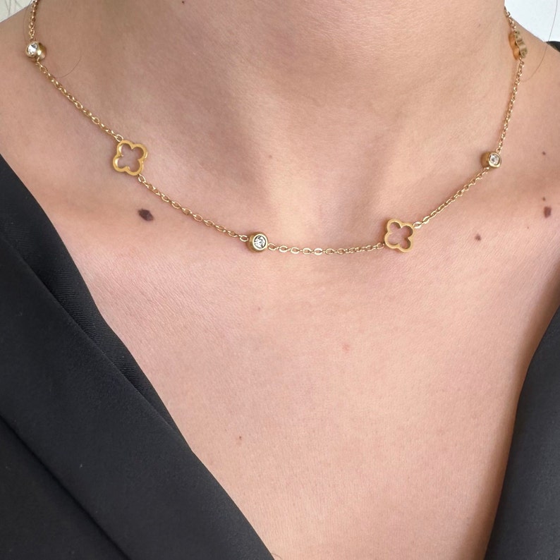 Clover Delicate Zirconia Necklace main image 1