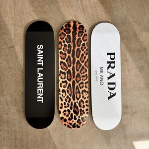 Trío de tablas de skate con diseño de leopardo salvaje / juego de 3 tablas / inspiración para la decoración de habitaciones con tablas de skate imagen 2