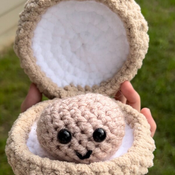 Clam with Pearl Crochet Plush