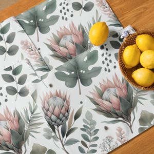 Protea Botanical Placemat (Set of 4) – South African Floral Table Mat with Eucalyptus & Fynbos, Rustic Nature-Inspired Decor