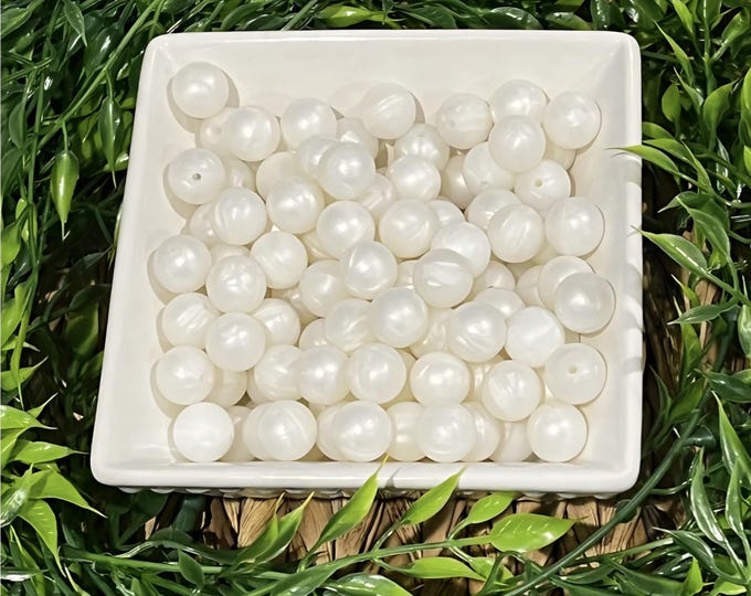 Pearl White Silicone 15mm Beads for Crafting, Jewelry beadable pens, wristlets, car charms, and more. Comes in various quantities.