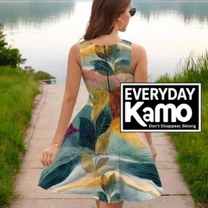 Robe Kamo abstraite à col en V pour tous les jours, tenue d'été moderne. 180 g de soie au lait image 4