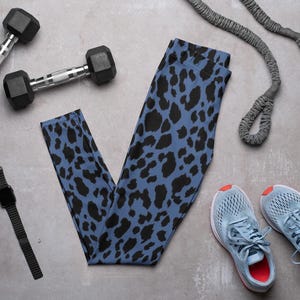 Blue Leopard Women&#39;s Leggings, Stylish Activewear Workout Pants, Fitness Athleisure Fashion, Mid-Rise Comfortable Pants, Casual Leggings