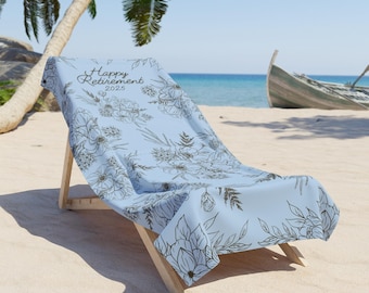 Pensioen cadeau strandlaken voor 2025 of aangepast jaar Lichtblauw bloemdessin aangepaste handdoek voor strandlakens badhanddoek gepersonaliseerde handdoek