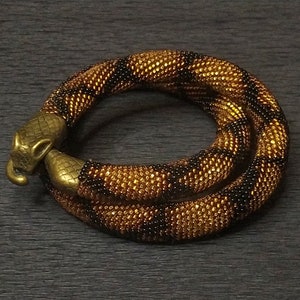 Collar de serpiente de oro llamativo Ouroboros, collar corto con cuentas para ella imagen 5