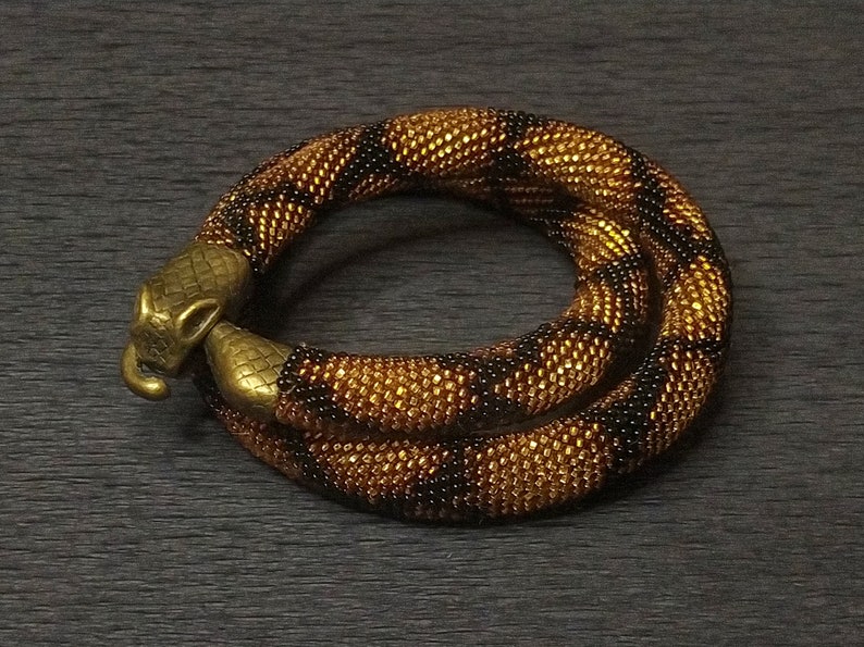 Collar de serpiente de oro llamativo Ouroboros, collar corto con cuentas para ella imagen 5