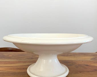 Klasyczna, zabytkowa misa na cokole, biała ceramiczna misa na owoce, wyprodukowana we Włoszech